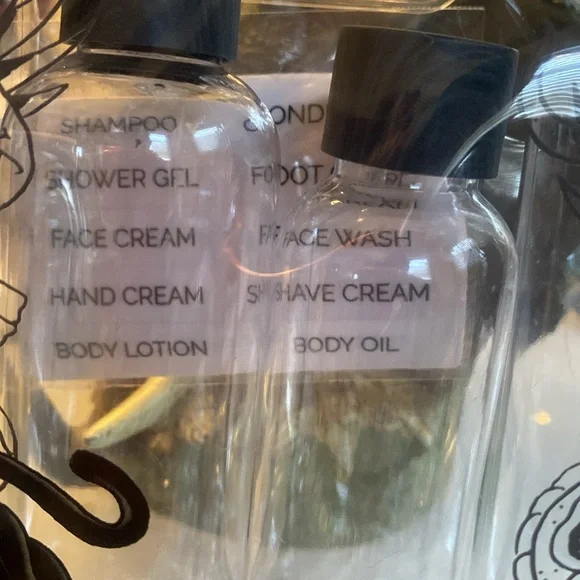 ED HARDY 5-PC on the go essentials! - Picture 6 of 7